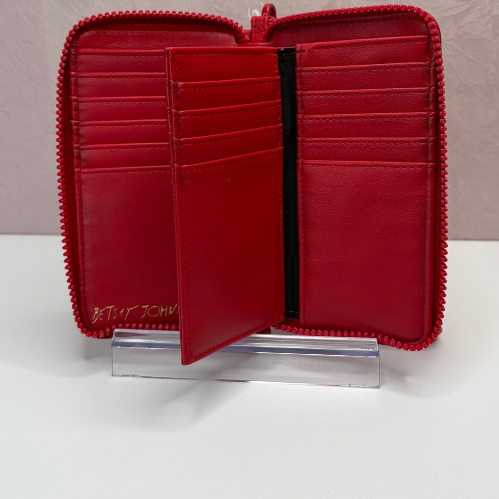 Betsey Johnson XOKara Red Heart Embossed Wristlet - Picture 9 of 10